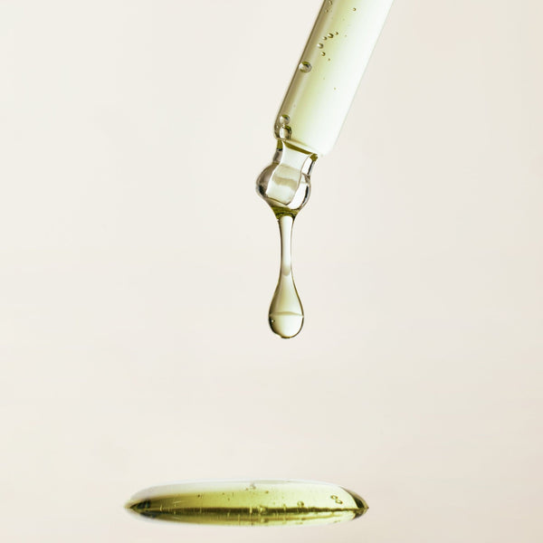 Controls oil without drying